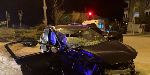 Konya'da 2 otomobilin çarpıştığı kazada 4 kişi yaralandı