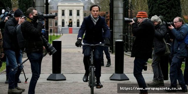 Aptallar ! Hollanda Başbakanı Rutte, Kovid-19 tedbirlerini protesto edenlere hakaret etti
