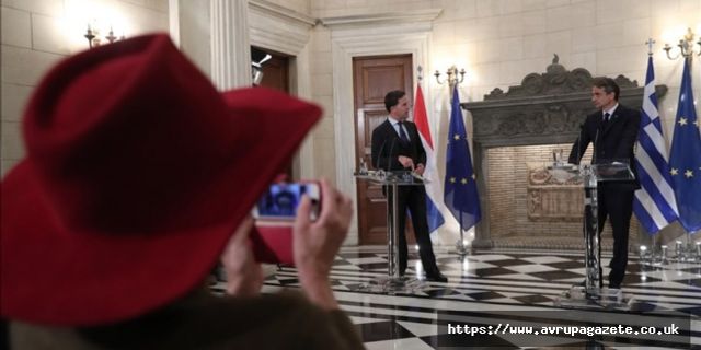 Avrupa Birliği Komisyonu'ndan Hollandalı gazetecinin Yunanistan'dan ayrılmaya zorlanmasına ilişkin açıklama