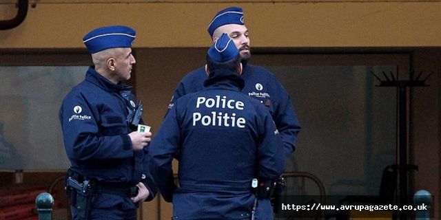 Belçika'da polisler, hükümeti zam ve emeklilik hakları nedeniyle bir haftadır her gün protesto ediyor