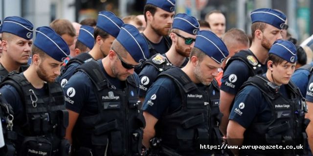 Belçika'nın başkenti Brüksel'de eylem yapan polisler zam istiyor