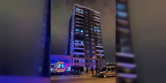 Kayseri'de 13. kattaki evin balkonundan düşen genç kız hayatını kaybetti.