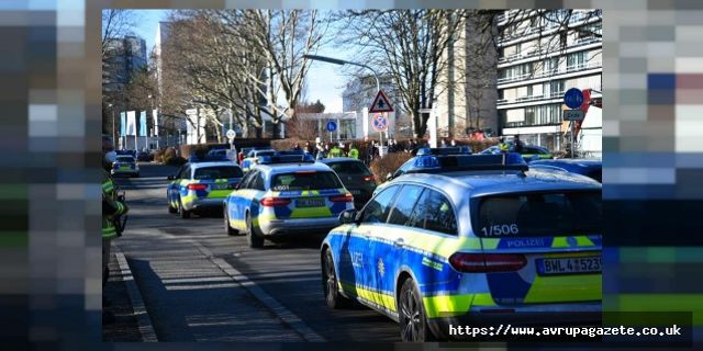 Almanya'da trafik kontrolü yapan iki polisin vurularak öldürüldüğü bildirildi! Son dakika
