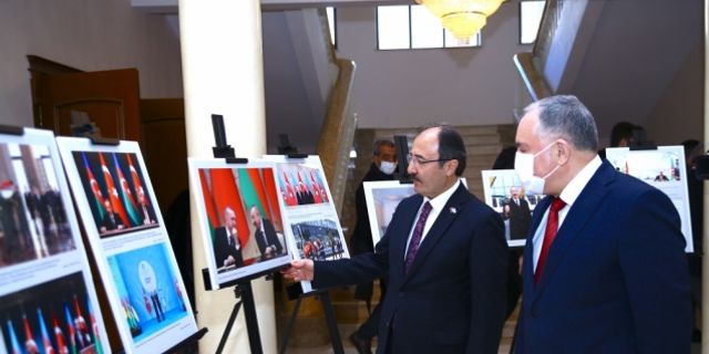 Türkiye Azerbaycan diplomatik ilişkilerinin 30. yılı konulu konferansı Bakü'de düzenlendi