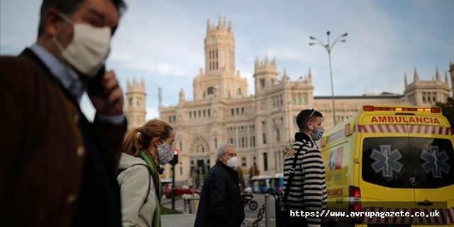 İspanya'da Kovid-19'da günlük vakalarda ölüm sayıları halen yüksek seviyelerde bulunuyor