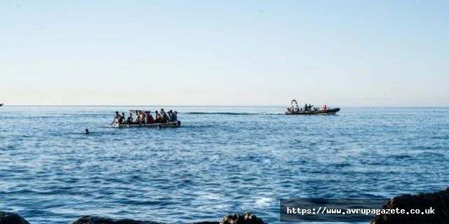 İspanya kıyılarına son 48 saatte 380'i Kanarya Adaları'na olmak üzere toplam 451 düzensiz göçmen geldi