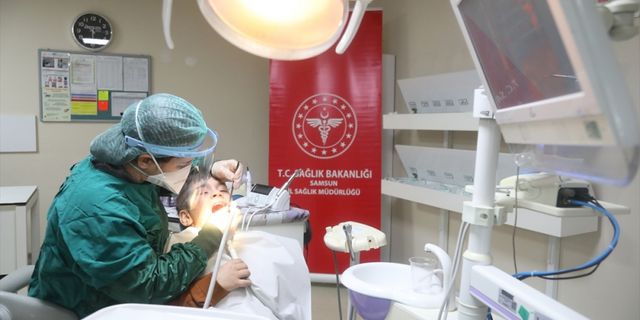 Kırsaldaki okullarda diş taramasından geçirilen çocukların tedavisi yapılıyor