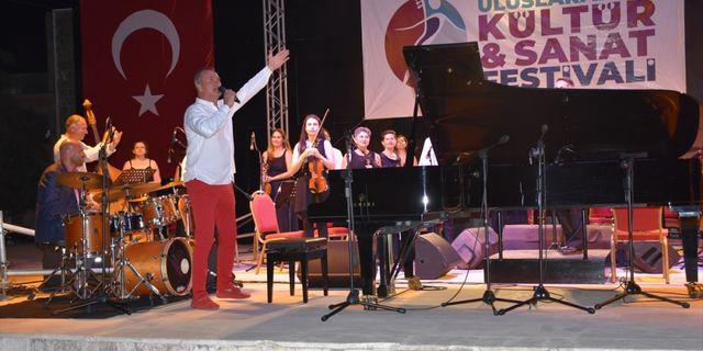 Marmaris'te Kerem Görsev Trio müzik şov