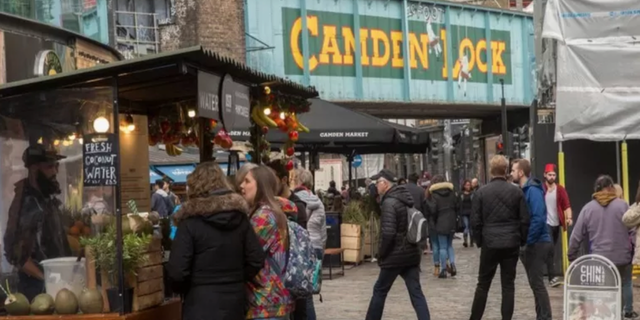 Dünyaca ünlü Londra Camden Market satışa çıktı