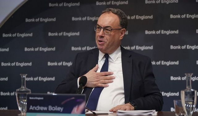 İngiltere Merkez Bankası Başkanı Andrew Bailey, Faiz kademeli olarak düşüyor
