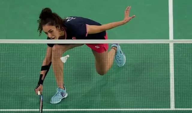 Badmintoncu Neslihan Yiğit Arın'dan Paris'te ilk galibiyet