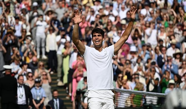 Carlos Alcaraz, Wimbledon'da 2. kez şampiyonluğa ulaştı