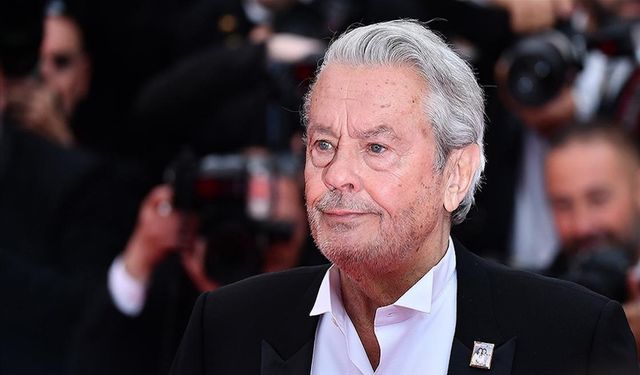 Alain Delon Douchy'deki evinde hayatını kaybetti