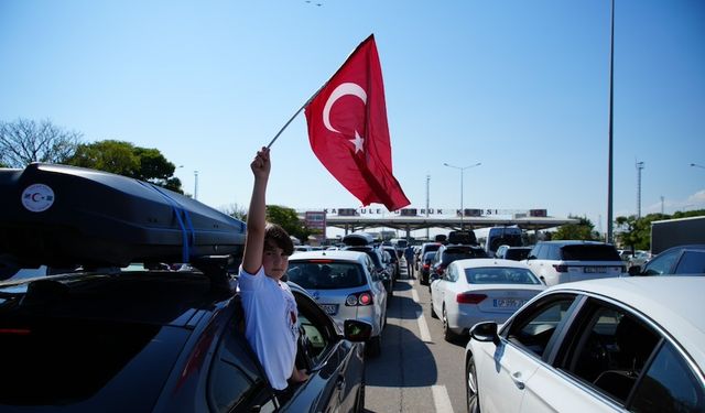 Sıla'dan Gurbet'e yolculuk! Kapıkule'de yoğunluk