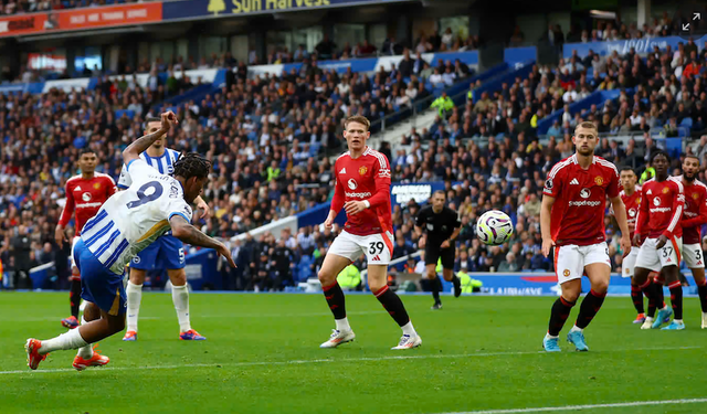 Premier Lig'de Brighton, Manchester United'ı yendi