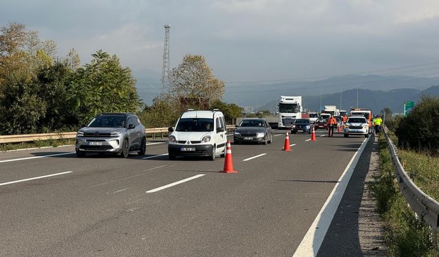 Anadolu Otoyolu'nun Düzce kesiminde zincirleme trafik kazasında 4 kişi yaralandı