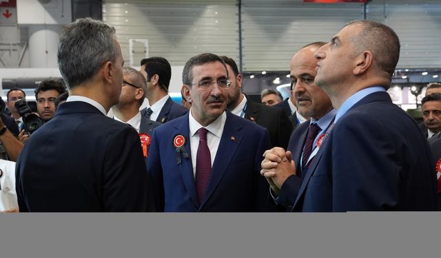 Cumhurbaşkanı Yardımcısı Yılmaz, SAHA EXPO 2024'teki TUSAŞ standında açıklama yaptı: