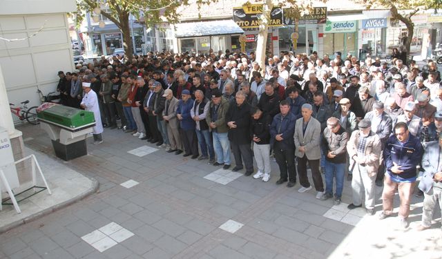 GÜNCELLEME - Konya'da eşi tarafından bıçakla öldüren kadın toprağa verildi