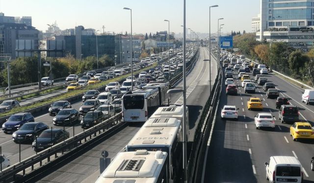 İstanbul'da trafik yoğunluğu yüzde 71'e çıktı