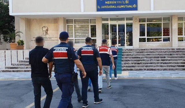 Mersin merkezli 4 ilde göçmen kaçakçılığı operasyonunda 2 şüpheli tutuklandı