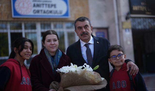 Milli Eğitim Bakanı Tekin, öğretmenlerle bir araya geldi: