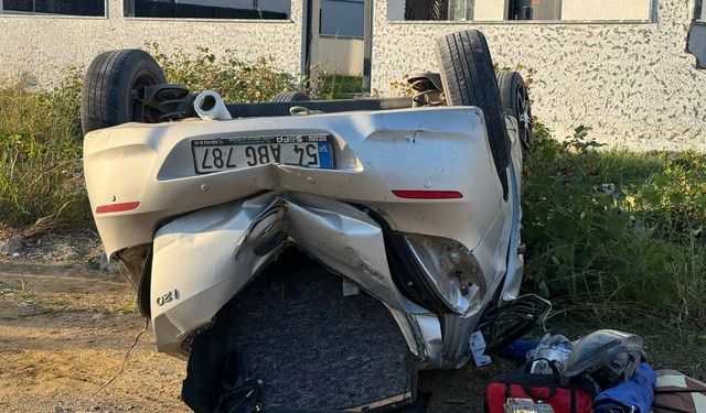 Sakarya'da takla atan otomobildeki 3 kişi yaralandı