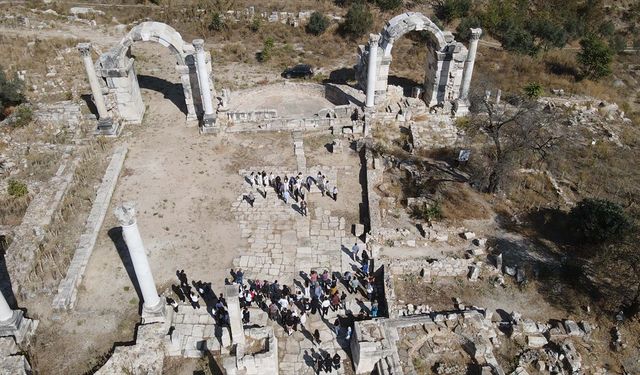 Stratonikeia Antik Kenti'nde anahtar taşıma töreni canlandırıldı