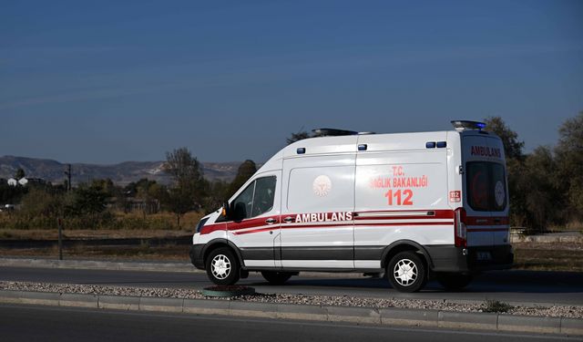 TUSAŞ'ın Ankara'nın Kahramankazan ilçesindeki tesislerinde patlama ve silah seslerinin duyulması üzerine bölgeye güvenlik güçleri, itfaiye ve sağlık ekibi sevk edildi