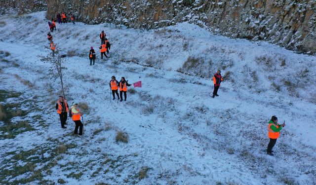 Ülkenin farklı yerlerinden 100 kadın 'Sevgi Yürüyüşü' ile Doğu'nun güzelliklerini keşfediyor