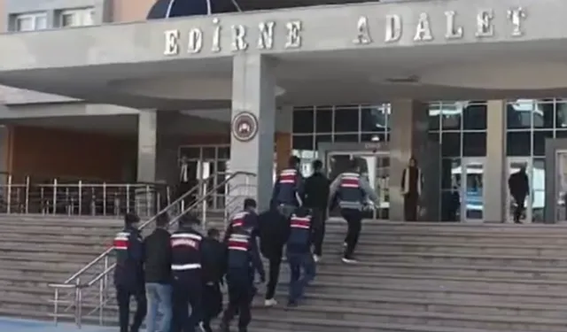 Edirne’de jandarma 5 göçmen organizatörü yakaladı