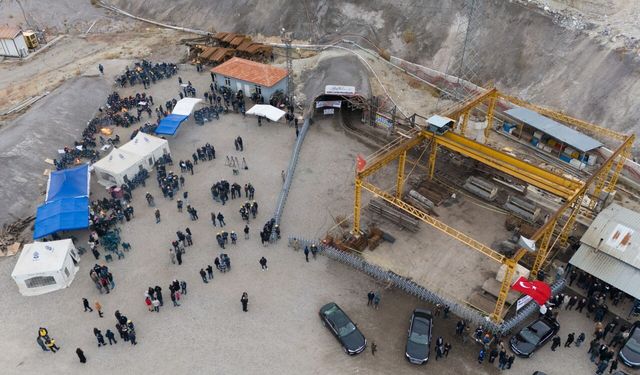 İYİ Parti Genel Başkanı Dervişoğlu, Çayırhan Termik Santrali'ndeki madencileri ziyaret etti: