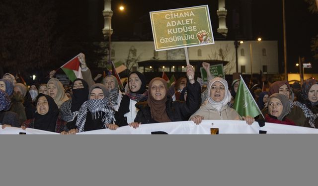 Ankara'da, İsrail'in Gazze'ye yönelik saldırılarını protesto için yürüyüş yapıldı