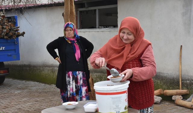 Bilecik'te köylüler "kavurga" geleneğini imeceyle yaşatıyor