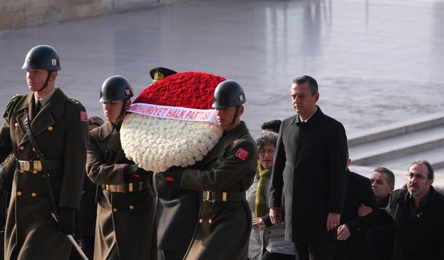 CHP Genel Başkanı Özel, 3 Aralık Dünya Engelliler Günü dolayısıyla Anıtkabir'i ziyaret etti