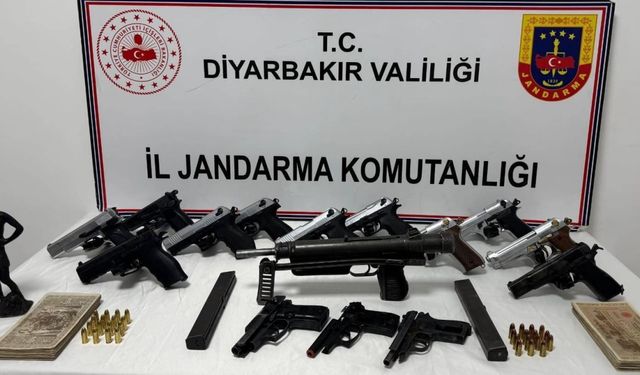 Diyarbakır'da av bayisinde ruhsatsız silah sattığı iddia edilen şüpheli yakalandı