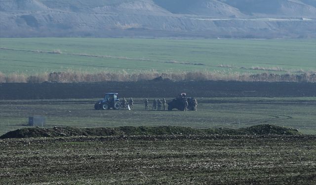 GÜNCELLEME - Diyarbakır'da iki aile arasında çıkan taşlı, sopalı ve silahlı kavgada 1 kişi öldü, 4 kişi yaralandı