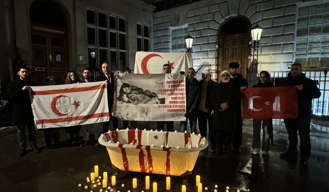 Kıbrıs Türklerine yönelik "Kanlı Noel" katliamının 61'inci yılında kurbanlar Londra'da anıldı