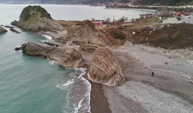 Sinop'ta deniz çekilmesi havadan görüntülendi