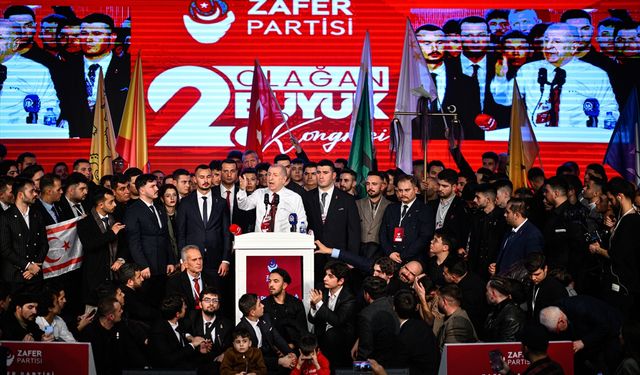 Ümit Özdağ, Zafer Partisi'nin 2. Olağan Büyük Kongresi'nde Genel Başkanlığa yeniden seçildi