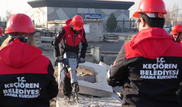 Ankara Keçiören'de afet gönüllüleri eğitimde