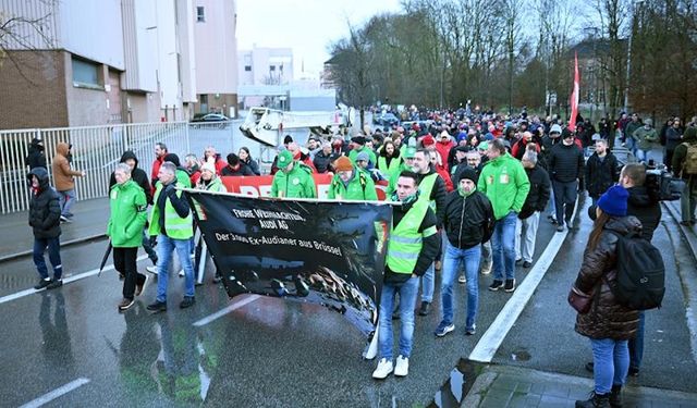 Belçika'daki Audi çalışanları protesto düzenledi