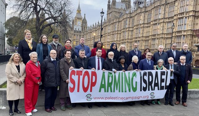 Parlamento önünde İsrail'i protestosu! Bu kez İngiliz milletvekillerinden