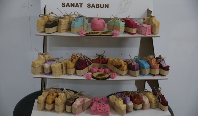 Bolu'da lise öğrencileri atık yağlardan sabun üretiyor