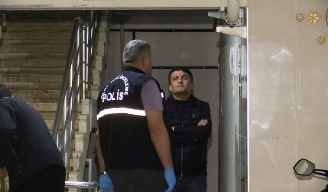 Adana'da yangın çıkan evde bir kişi ölü bulundu