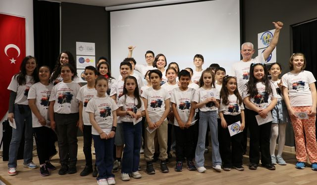 İzmir'de öğrenciler telsizle uzaydaki Japon astronotla görüştü