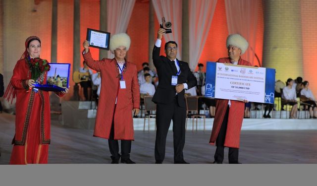 Özbekistan'ın tarihi Hive şehrinde halk destanları okundu