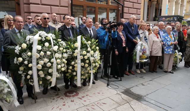 Saraybosna'da ekmek kuyruğunda öldürülenler anıldı