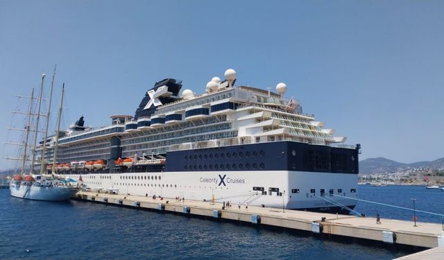 Bodrum'a iki kruvaziyerle 2 bin 277 yolcu geldi