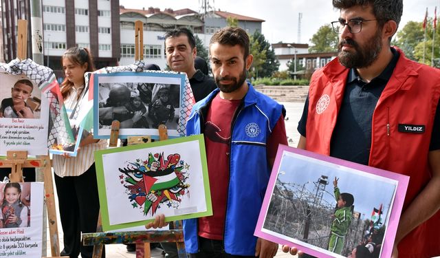 AK Parti'li gençler okulların açıldığı gün Gazze'de öldürülen çocukları unutmadı