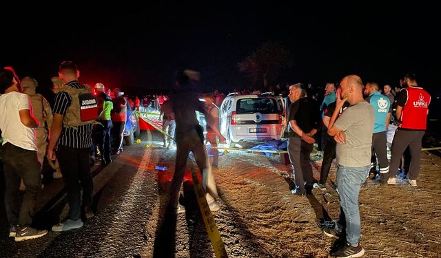 Batman'da bir araca düzenlenen silahlı saldırıda aynı aileden 4 kişi hayatını kaybetti